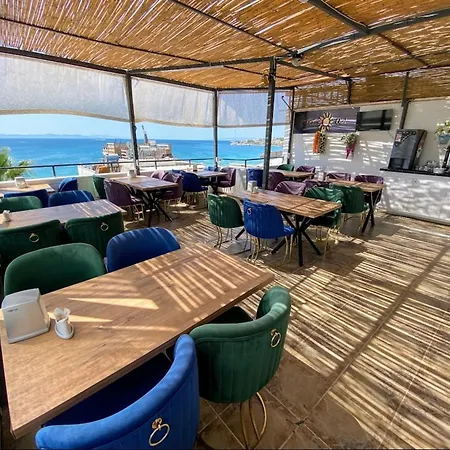 Hotel Acer Guenes